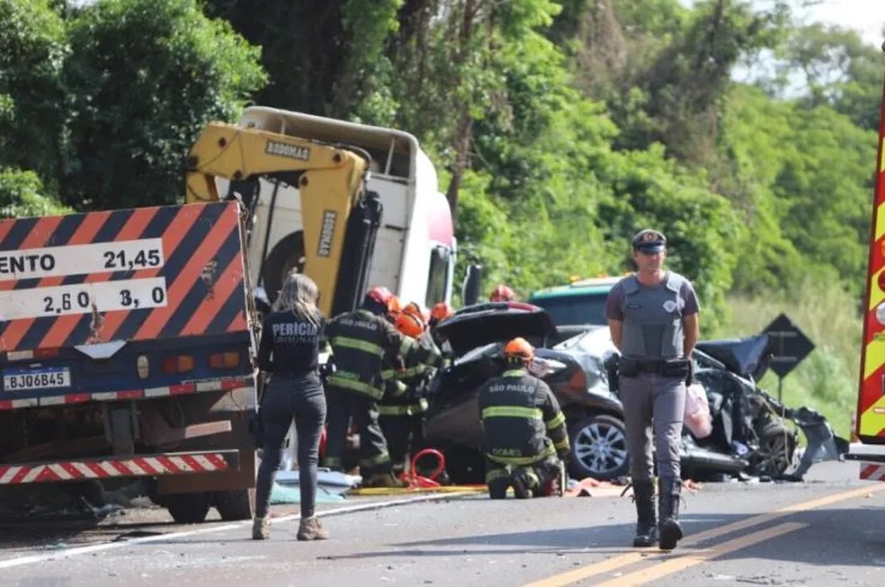 Acidente na SP-255 em Boa Esperança do Sul matou duas pessoas. Foto: Walter Strozzi/Acidadeon Araraquara