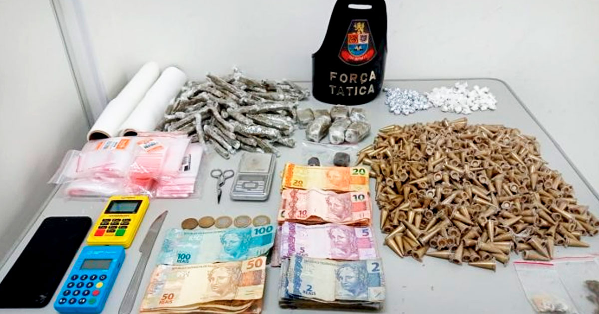 Jovem é preso na praça do Cecap com drogas e dinheiro